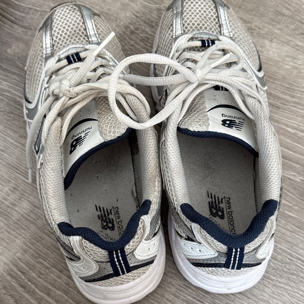 New Balance 530 Shoes - White and Gray - Picture 5 of 11
